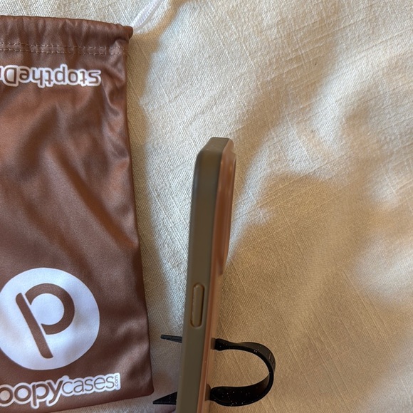 Loopy Case - Picture 2 of 7